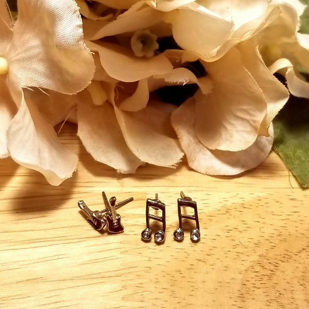 Music guitar earrings bundle - Picture 4 of 10